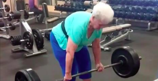 Amazing Grandmother Lifts 225 Pounds In Weight Aged 78 – Viral Videos